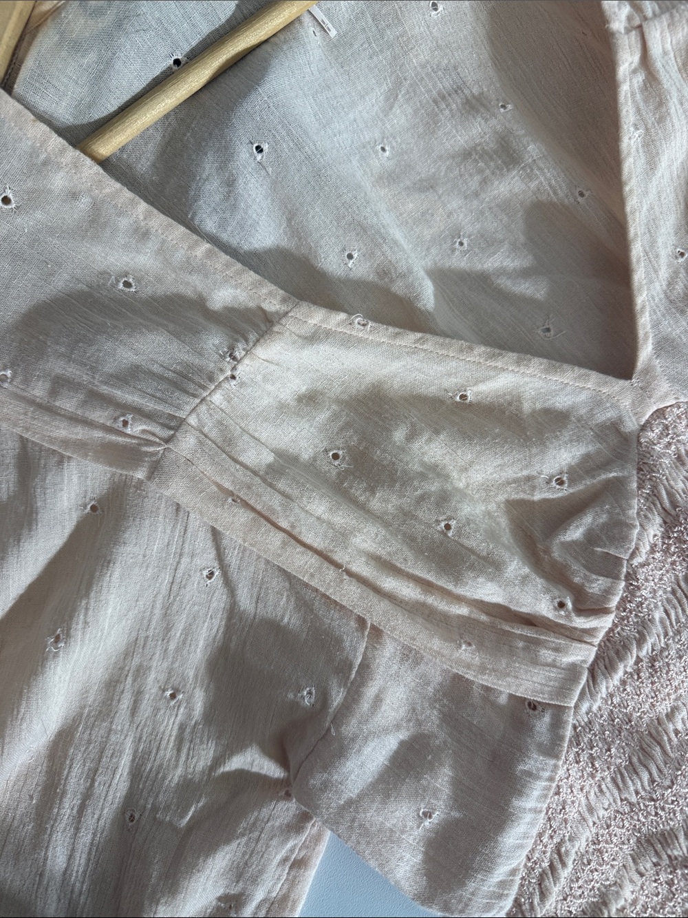 Free People Blush Pink Eyelet Smocked Waist Blouse Size Medium Feminine - Picture 7 of 11